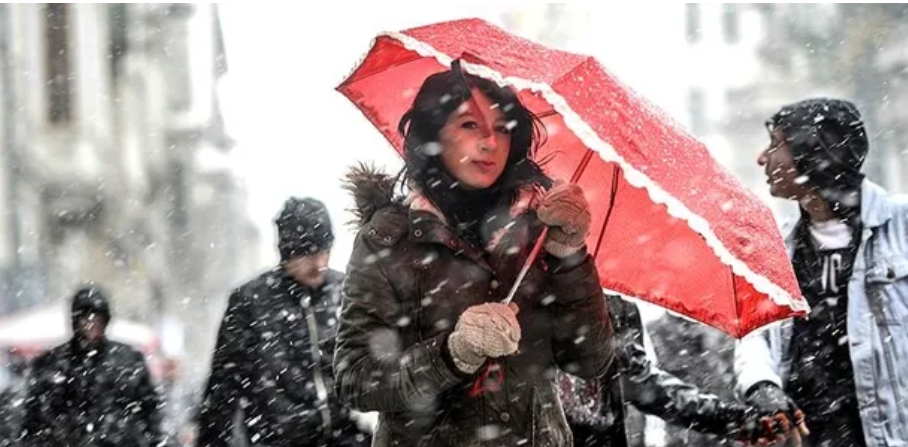 Türkiye Soğuk Hava Dalgasının Pençesinde: İstanbul İçin "Kar" ve "Fırtına" Uyarısı görseli