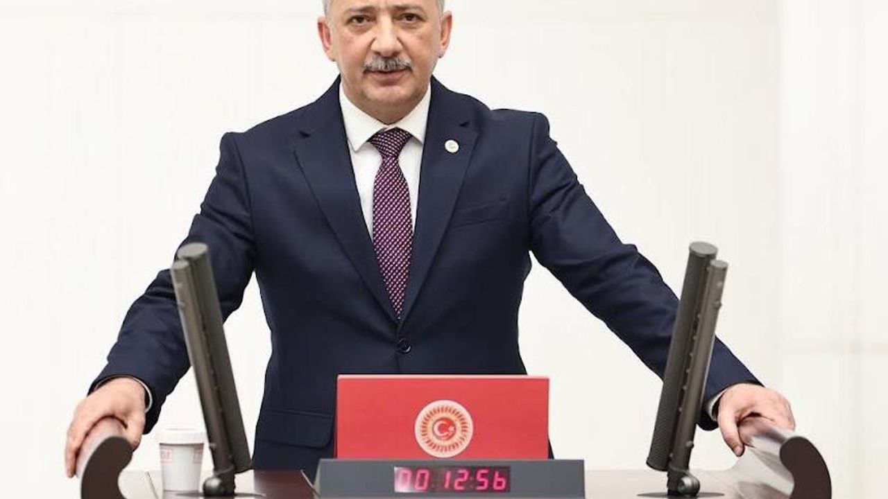 Kadem Mete’den Yangın Uyarısı: "Yeşil Vatan Hepimizin" görseli