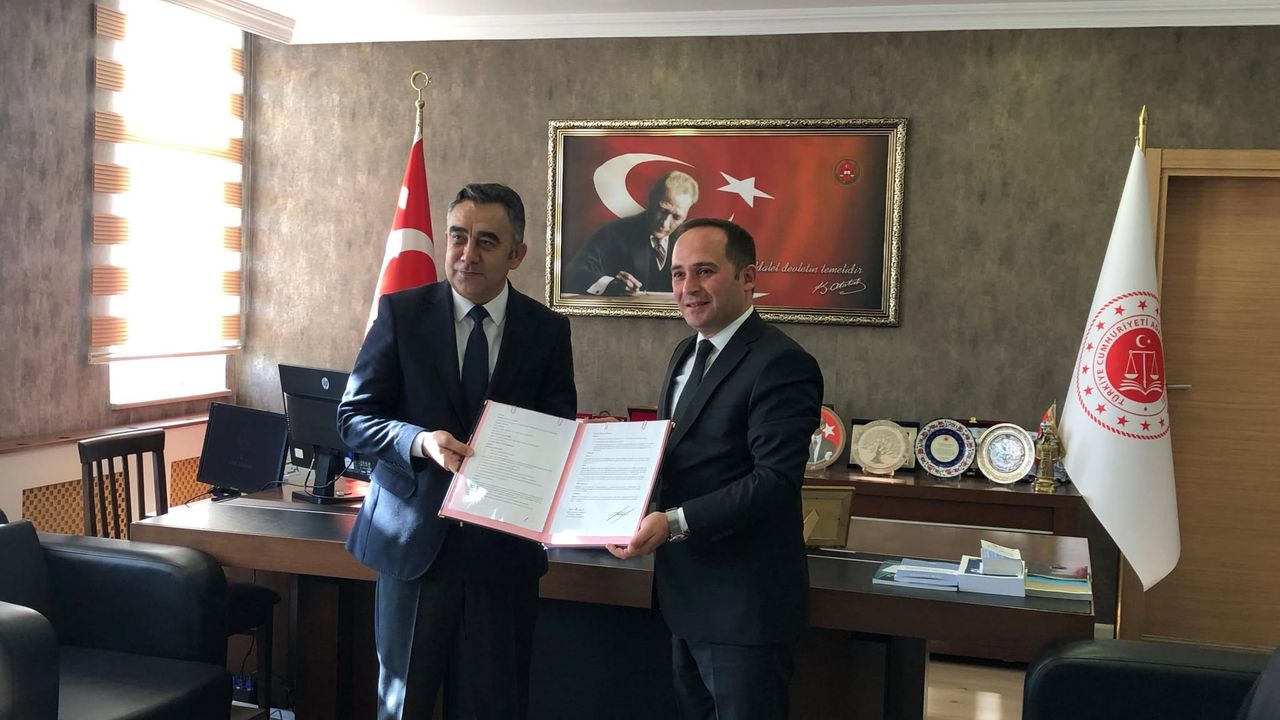 Kars’ta denetimli serbestlikte parmak izi sistemi için protokol imzalandı görseli
