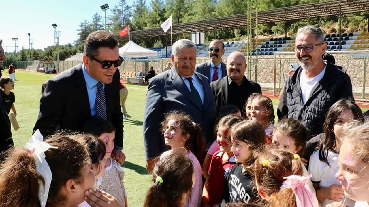 Kaş’ta dünya kız çocukları günü kutlandı görseli