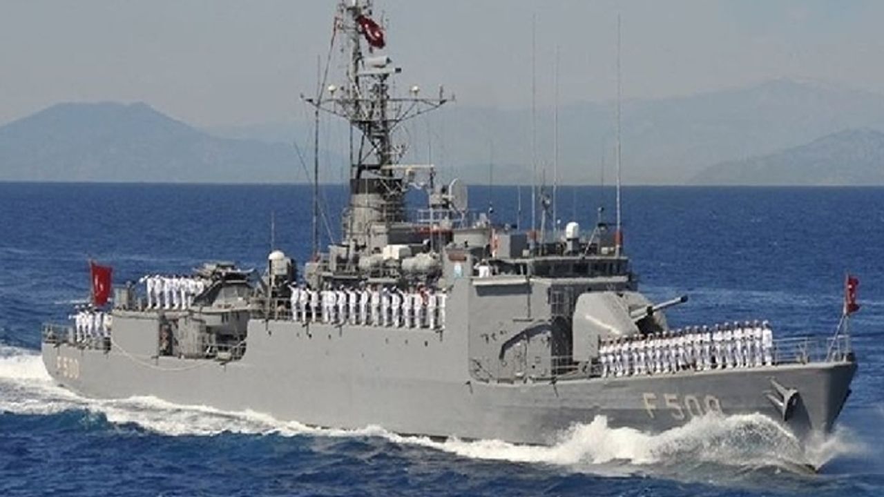 Türk savaş gemileri KKTC’de ziyarete açılıyor görseli