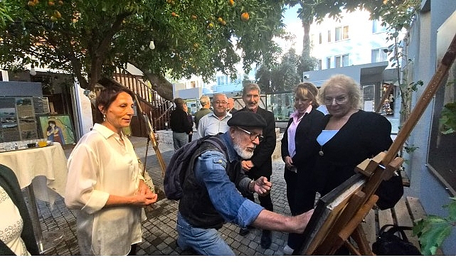 Başkan Topaloğlu resim sergisine katıldı görseli