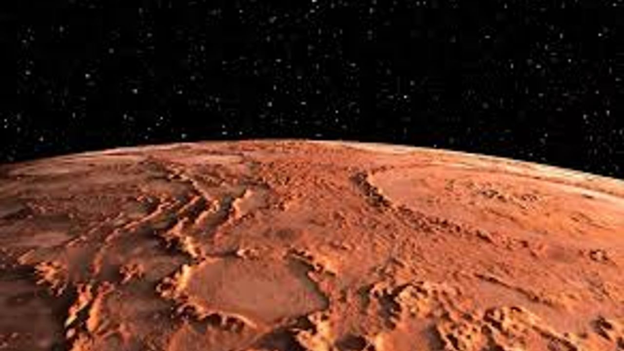 Mars’ta sürpriz keşif: Kızıl gezegenin altında binlerce kilometrelik nehir izleri görseli