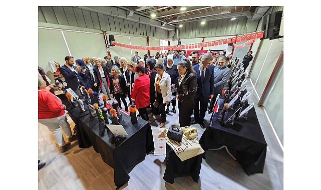 Kahraman Türk Kadınları Gölcük'te Sanatla buluştu görseli