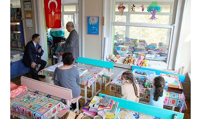 İzmir İl Milli Eğitim Müdürü Hastanedeki Öğrencilerle Buluştu görseli
