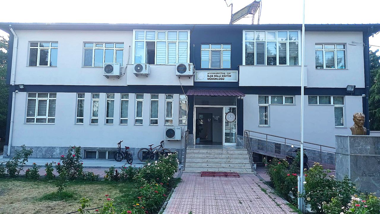 Çay’da liseye geçiş başarısı sevindirdi görseli
