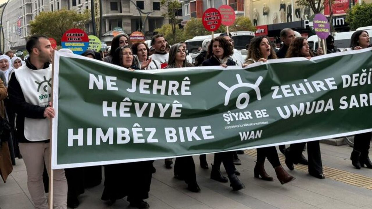 Van’da uyuşturucuya karşı yürüyüş düzenlendi görseli
