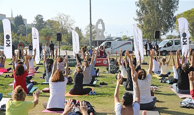 Karşıyaka’da yaza ‘yoga’ ile veda görseli
