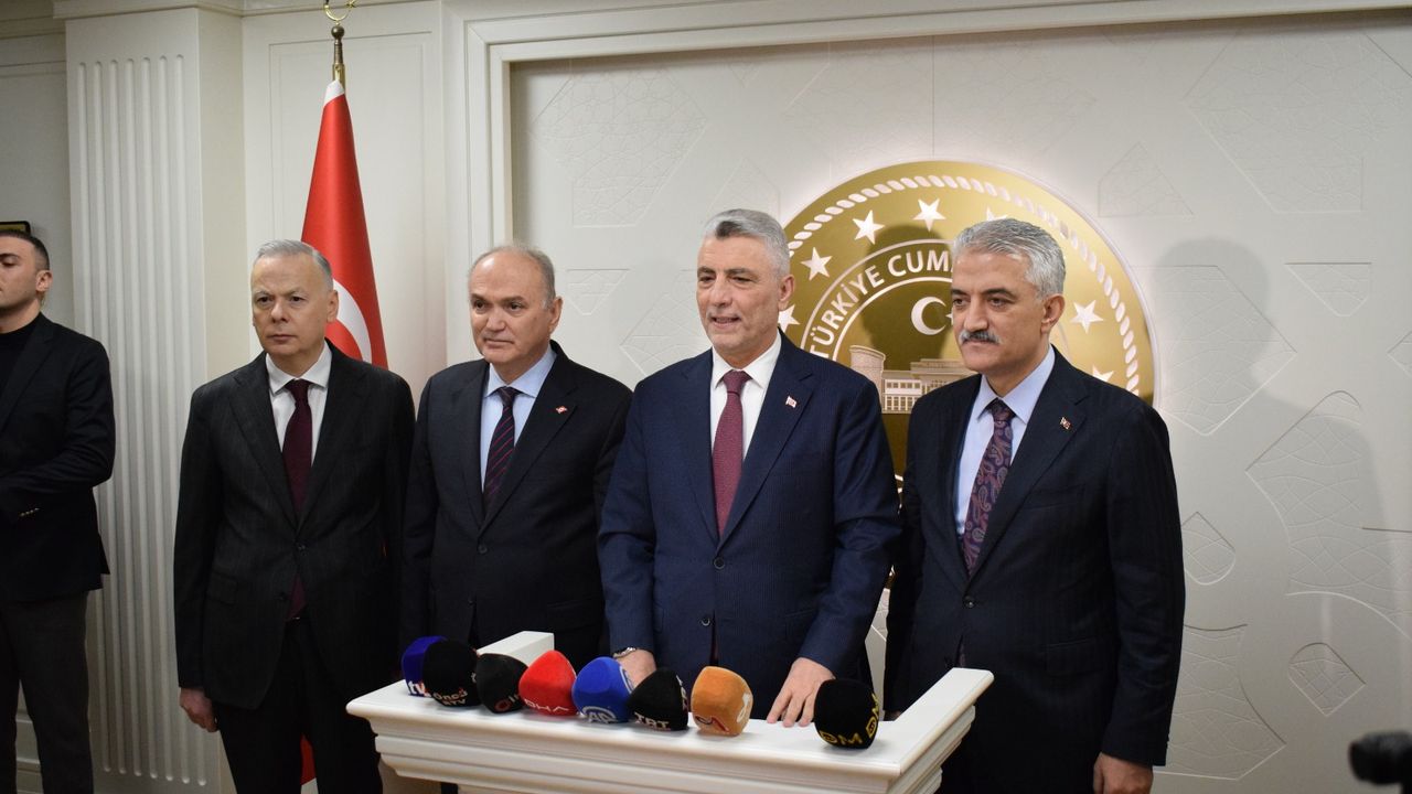 Ticaret Bakanı Bolat, Düzce’de ilk müjdeyi esnaflar için verdi görseli