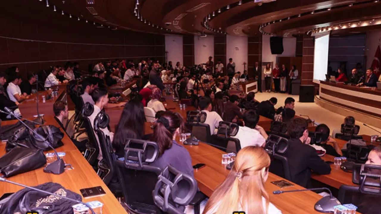 MAKÜ’de küresel buluşma 50 ülkeden 1500 öğrenci geldi! görseli