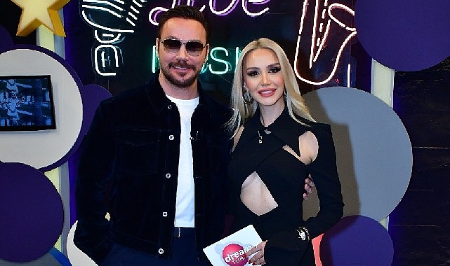 Sinan Akçıl'dan Zeynep Bozkaya'ya sürpriz şarkı! görseli