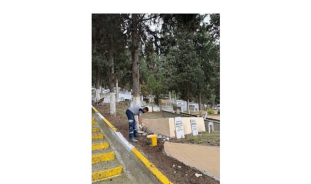 Mezarlıklarda durmaksızın çalışmaya devam görseli