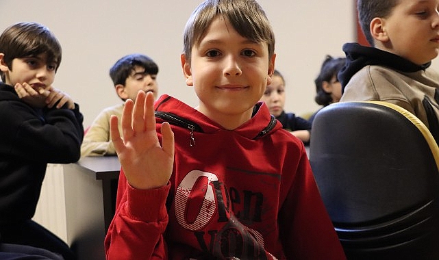 Maltepe Belediyesi’nden Çocuklara Planetaryum Deneyimi görseli