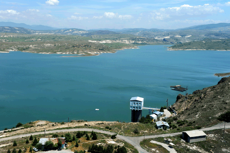 ra’nın barajlarında kritik düşüş: Kentin 3 aydan az içme suyu kaldı görseli
