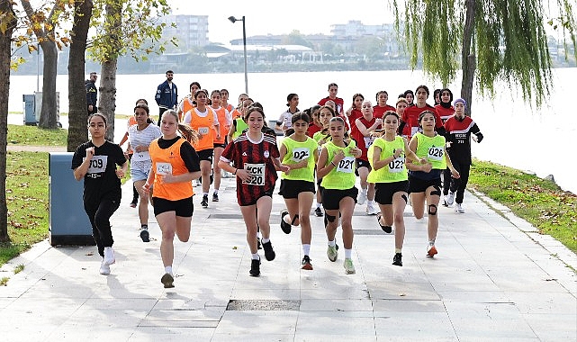 Küçükçekmece’de Cumhuriyet Koşusu Düzenlendi görseli