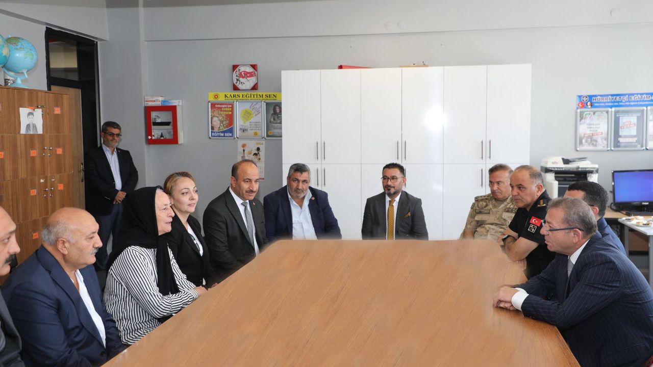 Kars’ta ortaokula Şehit Polis Abubekir Elyıldırım’ın ismi verildi görseli