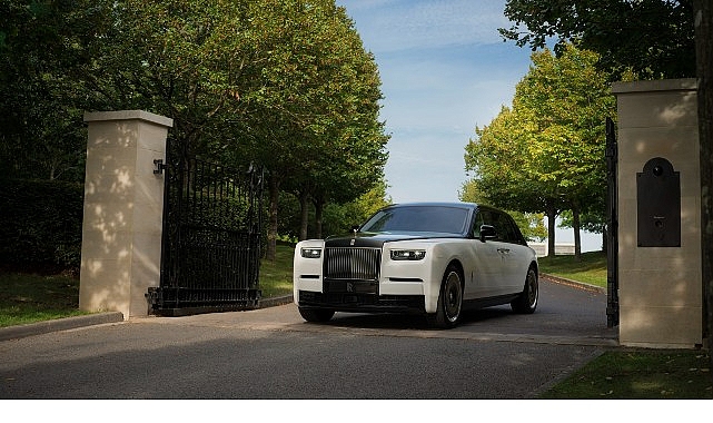 Rolls-Royce’dan görkemli ve eşsiz bir 2025 yılı görseli