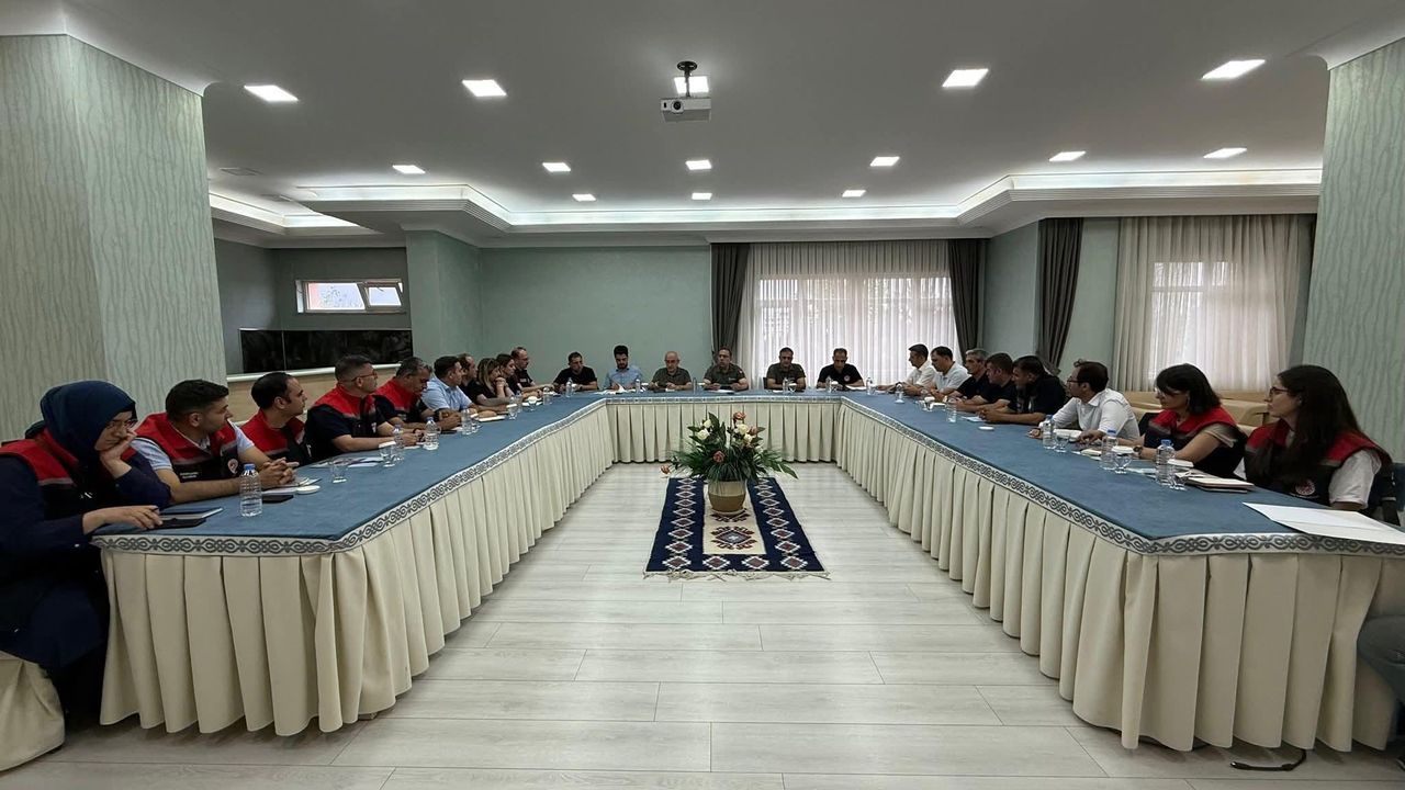 Doğu Anadolu'da Şap Hastalığıyla Mücadele Masaya Yatırıldı görseli