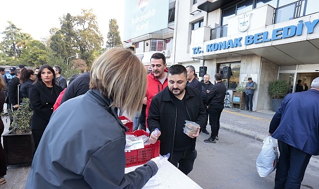 Konak’ta Atatürk sonsuz özlem ve saygıyla anıldı görseli