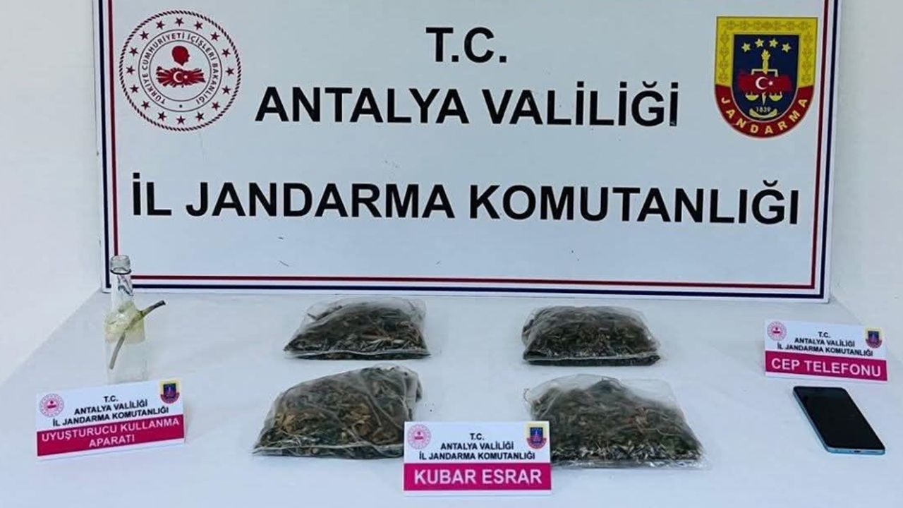 Serik’te uyuşturucu operasyonu: 1 kilo 165 gram esrar ele geçirildi görseli