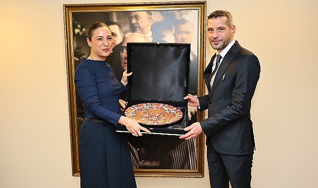 Efes Selçuk Belediyesi’ne Hayvan Ambulansı Bağışı görseli