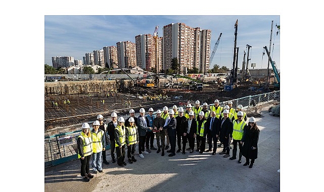 İzmir’e Mona Lisa Gülüşü Getiren Yeni Nesil Mimari Yolculuk görseli