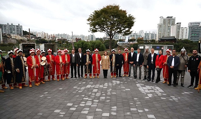 Büyükşehir Mehteri, Ulsan'da yeri göğü inletti görseli