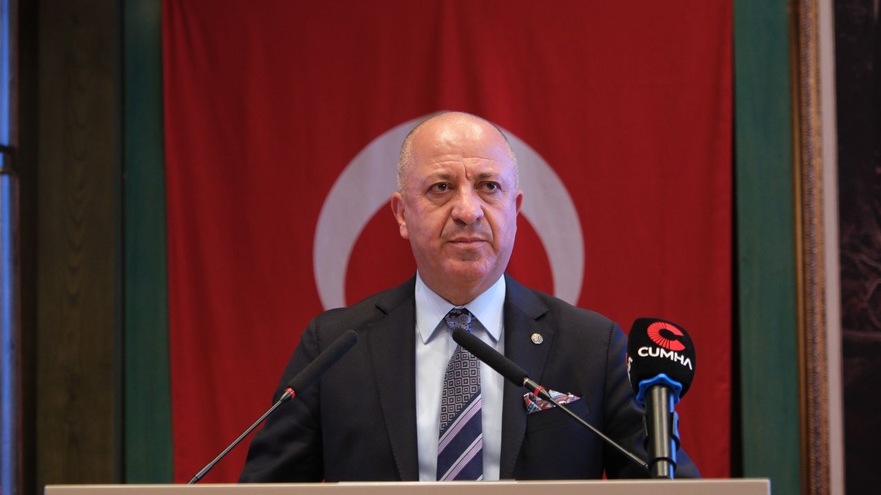 ASO Başkanı Seyit Ardıç'a " Üstün hizmet ve başarı ödülü" görseli