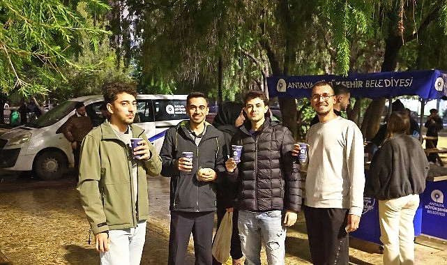 Büyükşehir’den öğrencilere sıcak çorba ikramı görseli