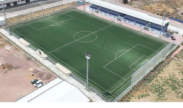Gençler için bir futbol sahası da Alikahya'ya görseli