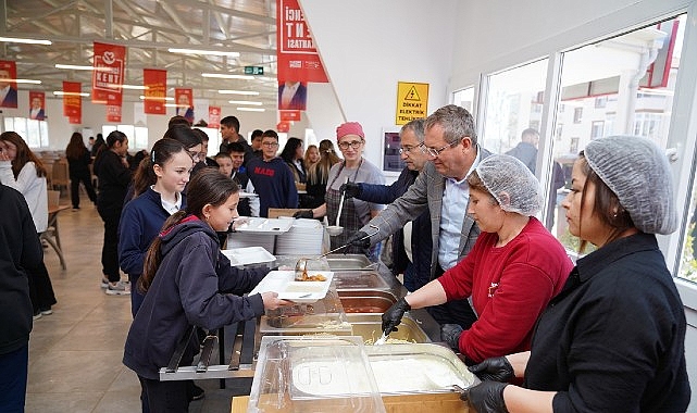 Ayvalık’ta Öğrenci Kent Lokantasında 3 Çeşit Yemek 30 Lira görseli
