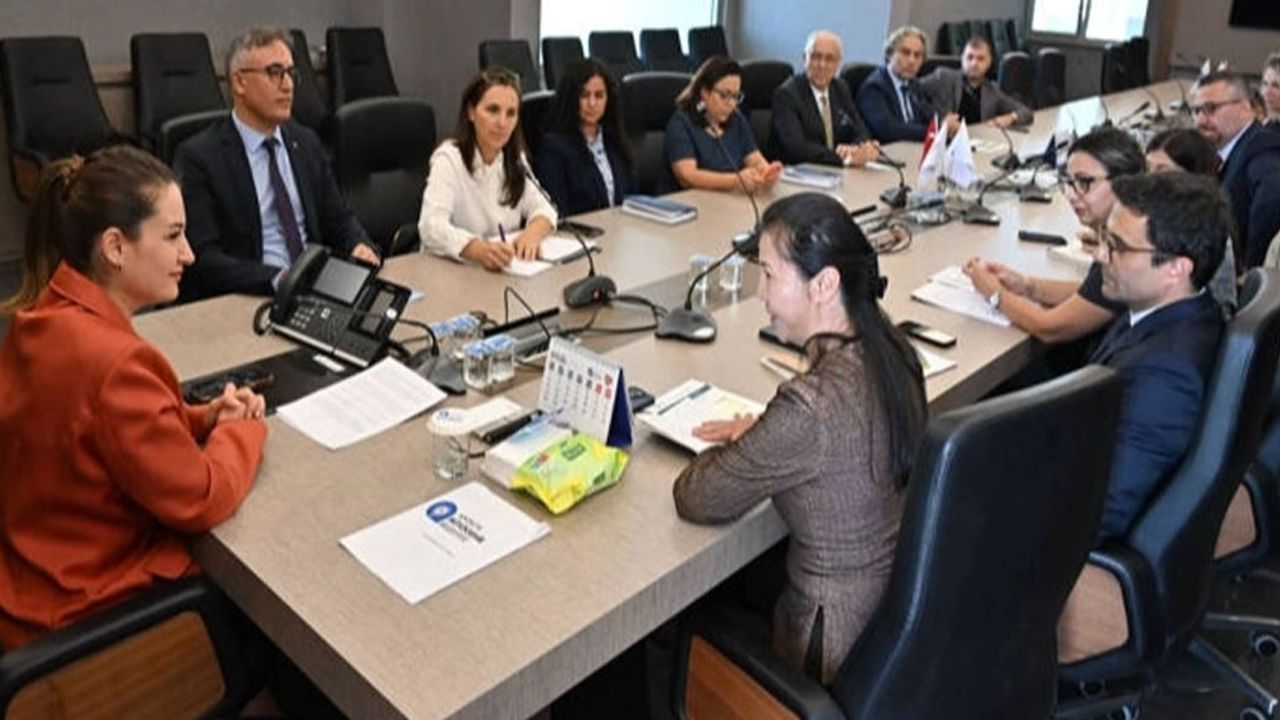 Antalya yeşil dönüşüm çalışmalarını sürdürüyor görseli