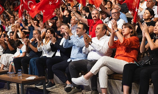 Balçovalılar Sevcan Orhan’la coştu görseli