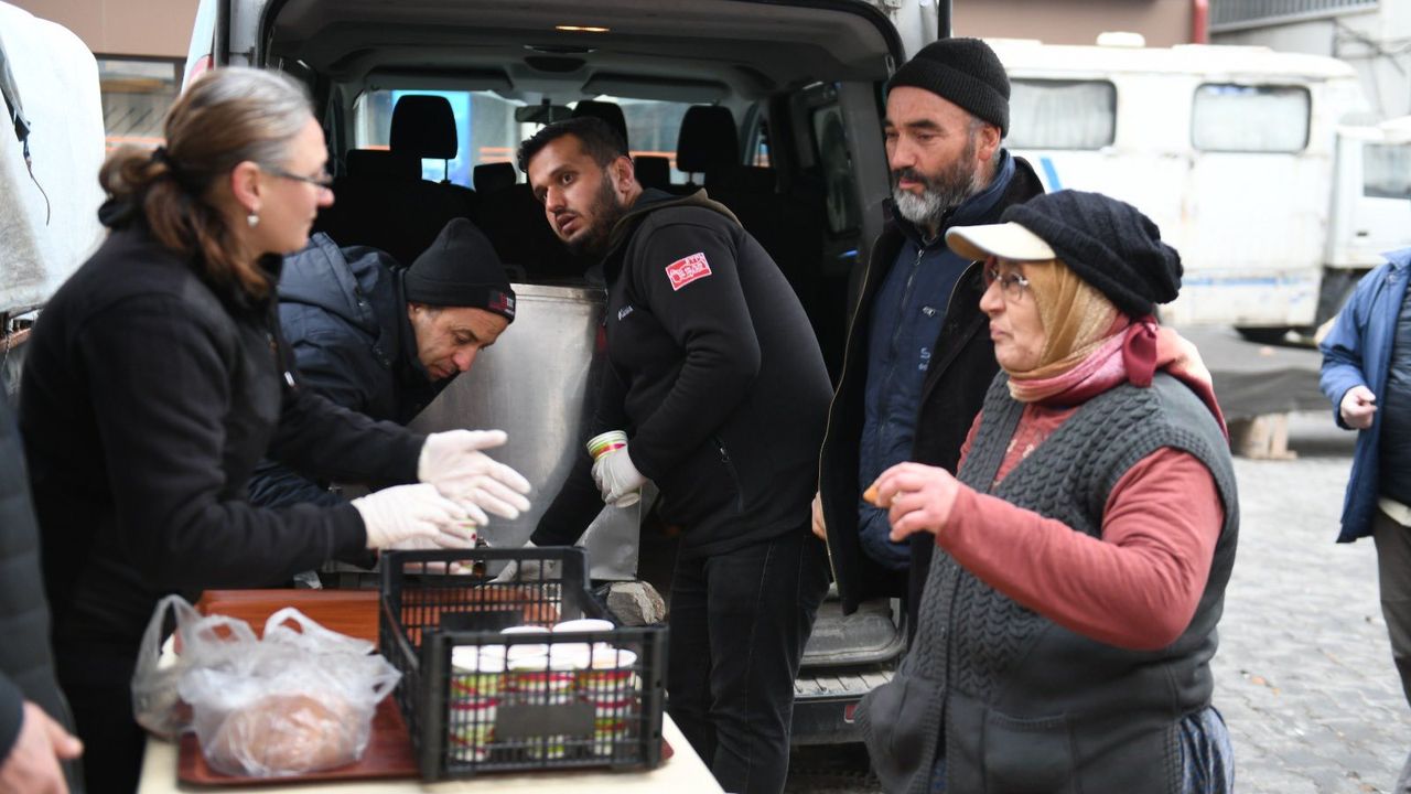 Belediye başkanı Kasap: Çorba dağıtımımız sürecek görseli
