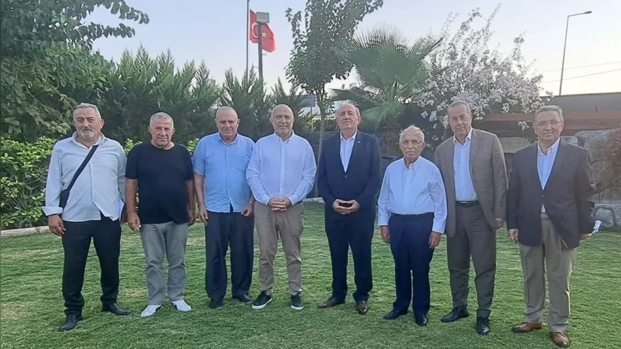 İzmir’de Pazarspor’a destek gecesine yoğun ilgi görseli