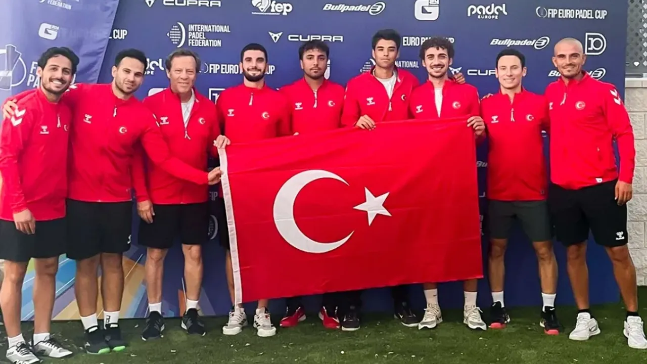 ATDSK’lı Süleyman Deniz Gürsoy, Türkiye’nin ilk Padel Milli Takımı’nda görseli