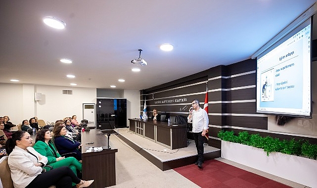 Narlıdere’de Kuşaklar Arası Çatışma Konuşuldu görseli