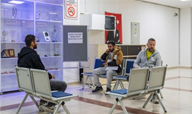 İzmir’de spor okul sıralarına taşınıyor görseli