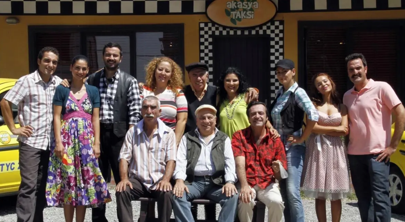 Nostalji Rüzgarı Geri Dönüyor: "Akasya Durağı Yeniden" İçin Tarih Verildi! görseli