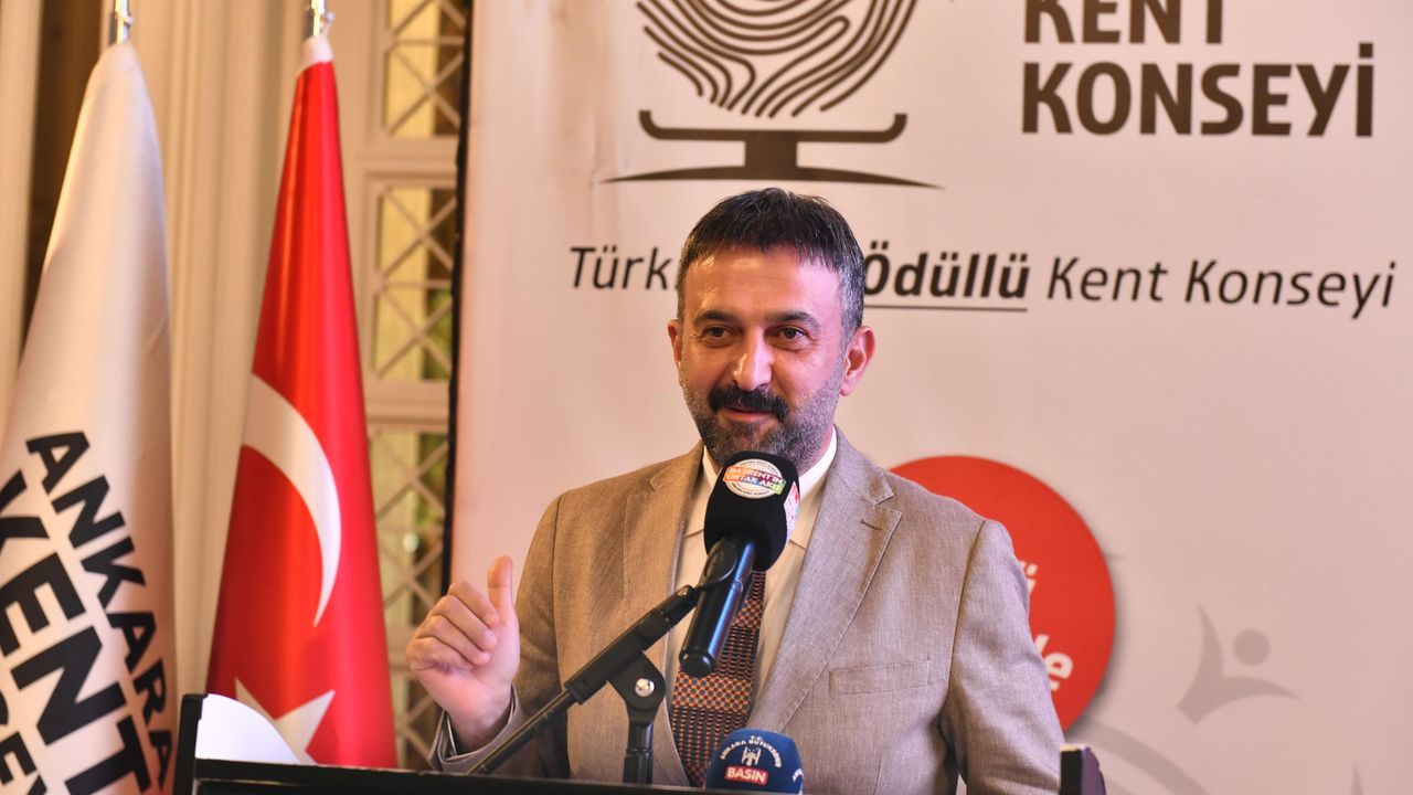 AKK Başkanı Yılmaz: Demokrasi kentle başlar, katılım her gün gereklidir görseli