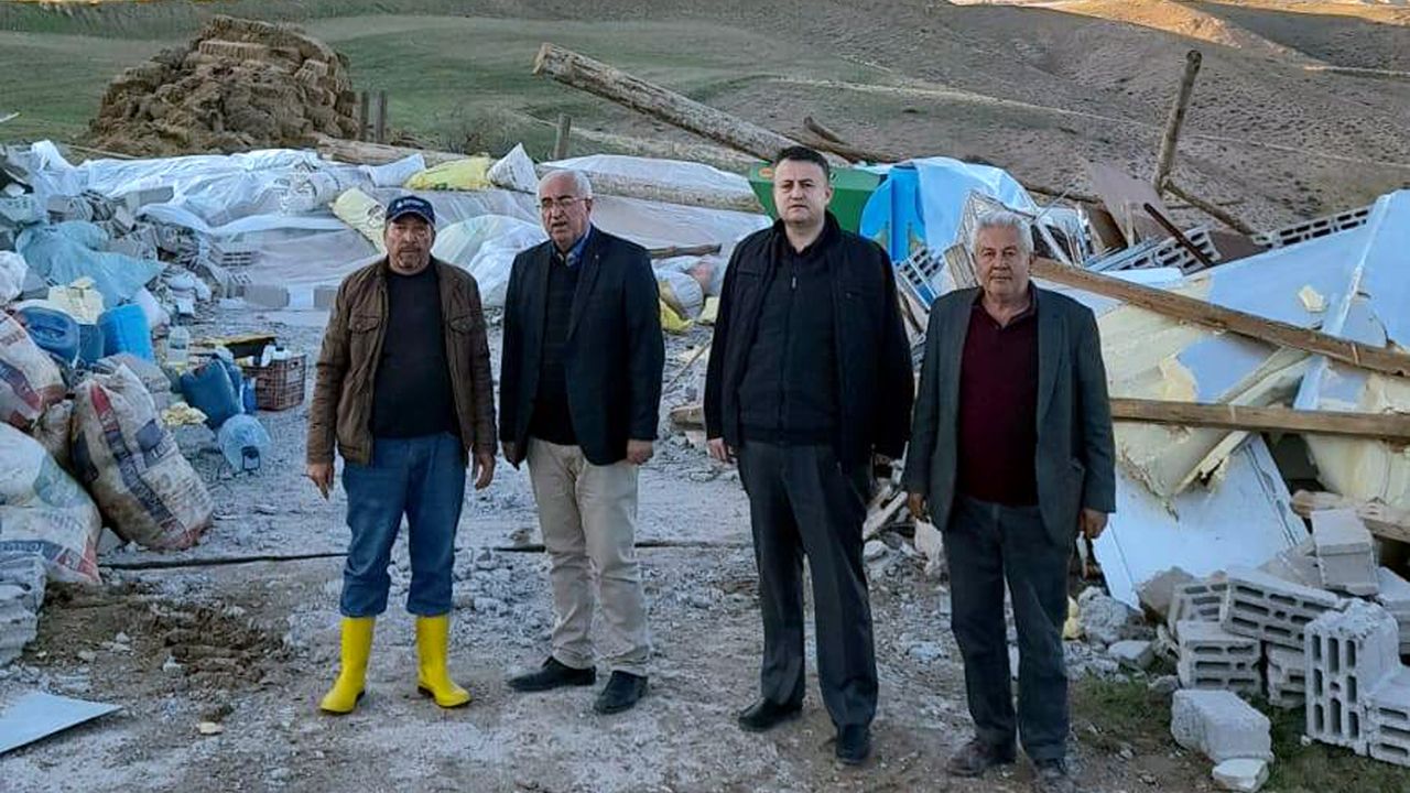 AK Parti İlçe Başkanı Halil Etili: Zarar gören vatandaşları ziyaret ettik görseli