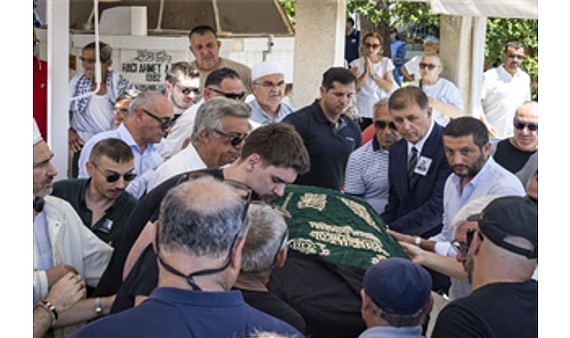 Foça’nın efsane başkanının oğlu son yolculuğuna uğurlandı görseli