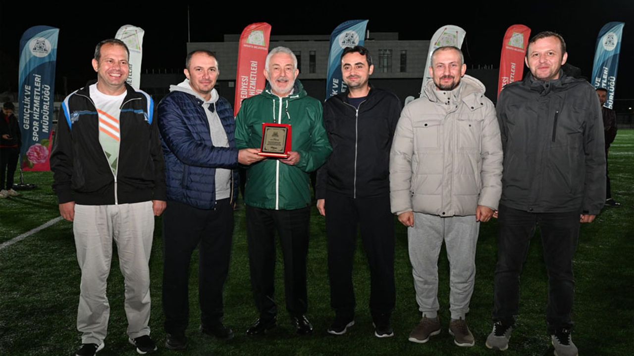 Emniyet Müdürlüğü, Isparta Belediyesi Başkanlık Kupası’nın şampiyonu oldu görseli