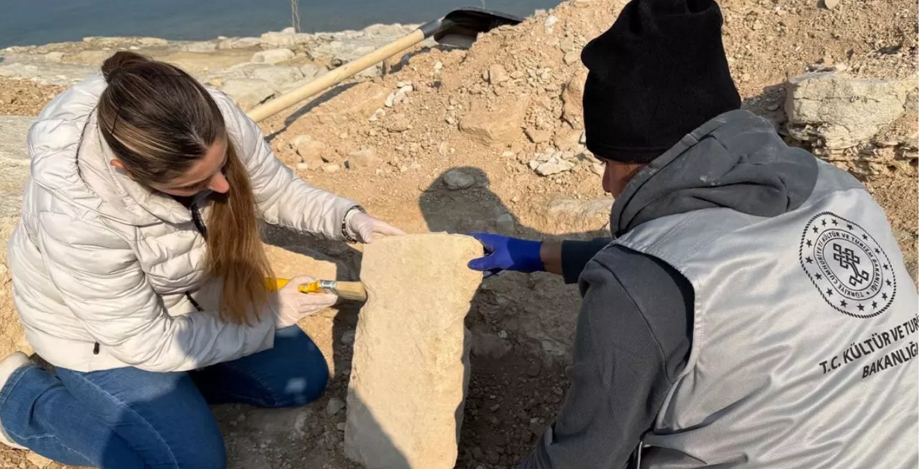 Adıyaman'da "Taştepeler" Heyecanı: Baraj Suları Çekilince Tarih Fışkırdı görseli