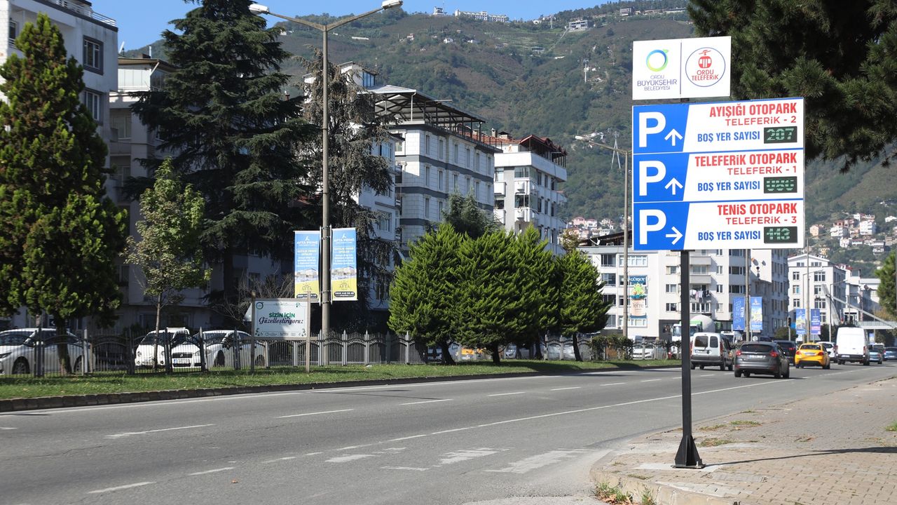 Akıllı otopark panosu hizmete girdi görseli
