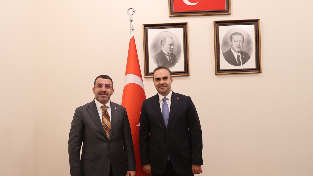 Kars Milletvekili Adem Çalkın’dan Bakan Kacır’a Kars’ın talepleri iletildi görseli