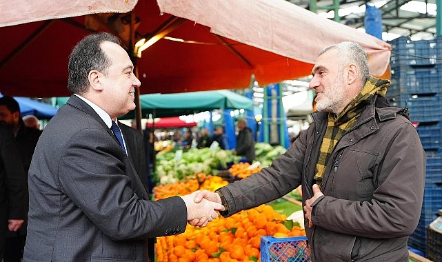 Başkan Dutlulu Perşembe Pazarı’nda Esnafla Bir Araya Geldi görseli