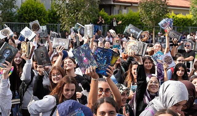 Kocaeli Kitap Fuarı'nda kitap aşkı kuyruklara sığmadı görseli