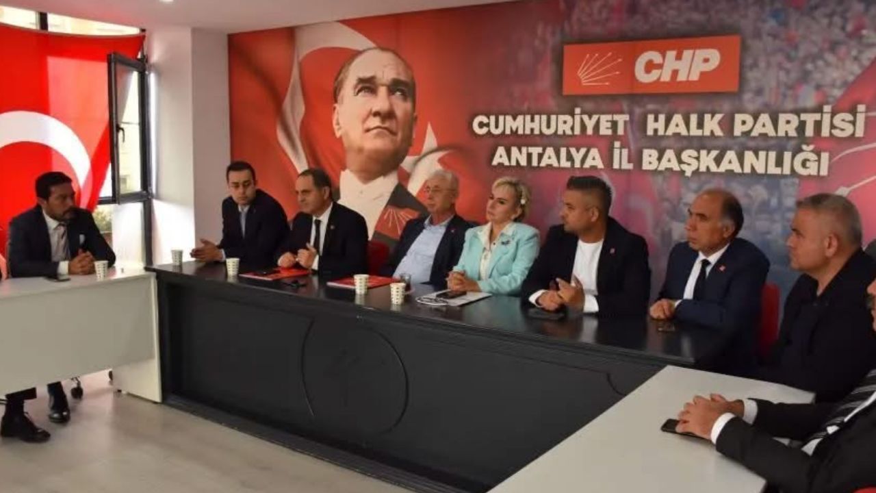 CHP heyeti Antalya’da belediyeleri denetleyecek! görseli