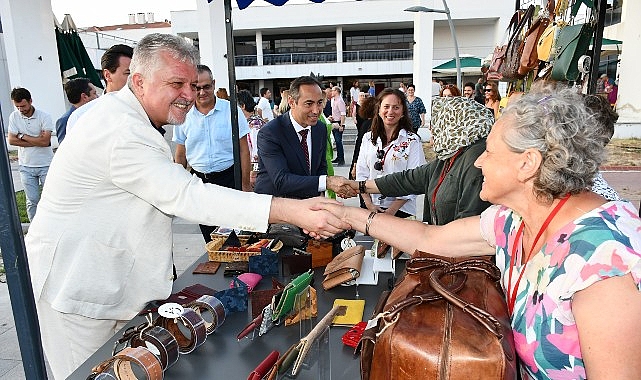 Lüleburgaz Belediyesi'nin 'Üreten Kadın Meydanı' açıldı görseli